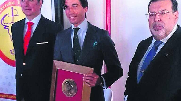 Curro Díaz “triunfa” en el Círculo Cultural Taurino por su calidad Curro Díaz “triunfa” en el Círculo Cultural Taurino por su calidad