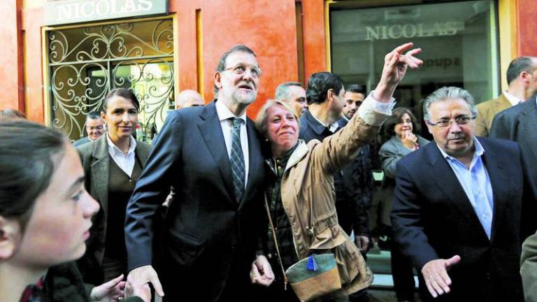 Rajoy ataca las “recetas” del PSOE Rajoy ataca las “recetas” del PSOE