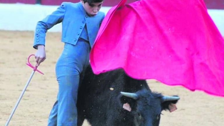 Merecido aplauso a menores que son un ejemplo Merecido aplauso a menores que son un ejemplo