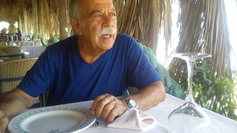 “José Moreno Cortés, portero, maestro, pintor, su última acuarela” “José Moreno Cortés, portero, maestro, pintor, su última acuarela”