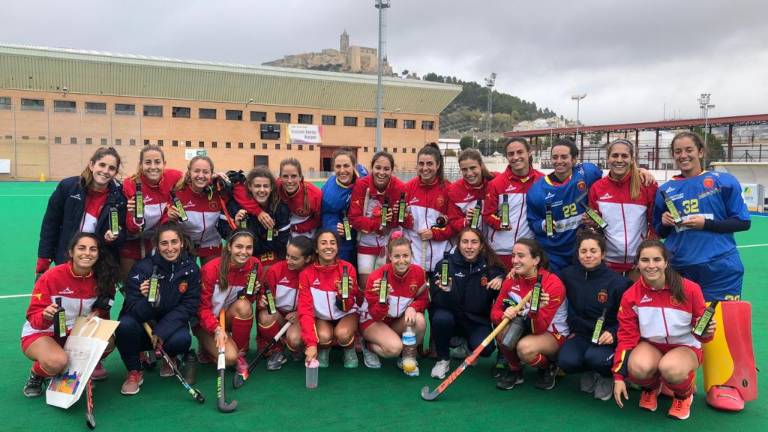 Tres figuras del hockey de Alcalá la Real vuelven a casa