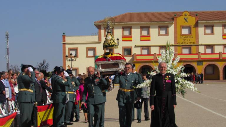 Muestra de orgullo español en la Academia de Baeza Muestra de orgullo español en la Academia de Baeza