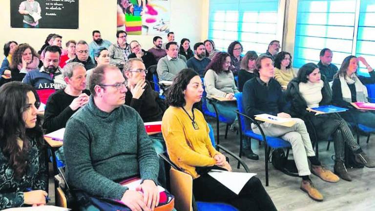 Enseñanza especializada a docentes del Conservatorio