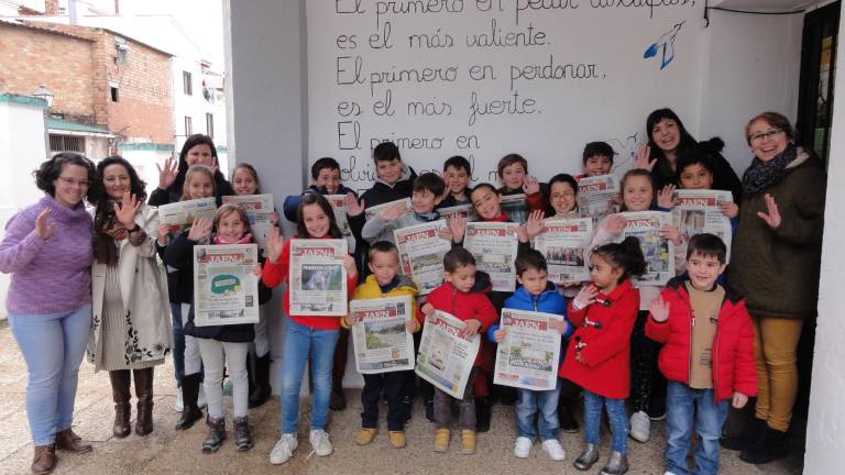 El gusanillo del Periodismo “pica” a los niños de Benatae El gusanillo del Periodismo “pica” a los niños de Benatae