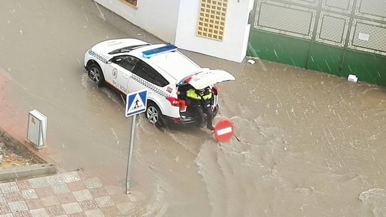 Una lluvia de granizo sorprende a Martos