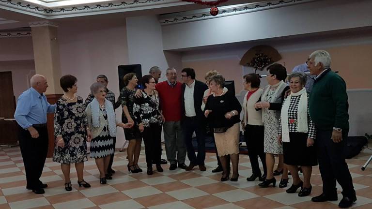 “Ningún mayor solo en Navidad” se extiende por los municipios “Ningún mayor solo en Navidad” se extiende por los municipios
