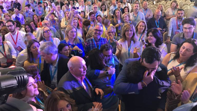 Requena promete ser el presidente “de todos” Requena promete ser el presidente “de todos”