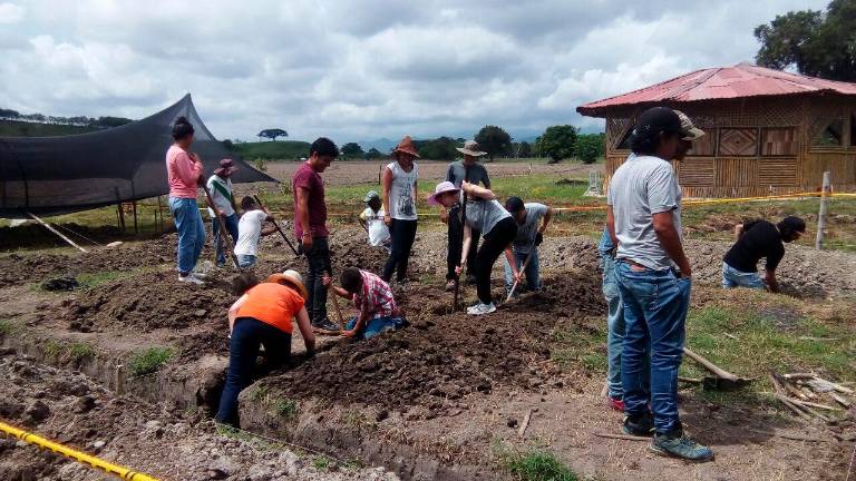 Un abrazo solidario a partes del mundo sin tanta fortuna