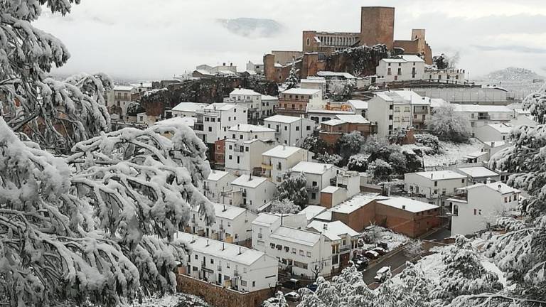 La nieve obliga a circular con cadenas en diez vías