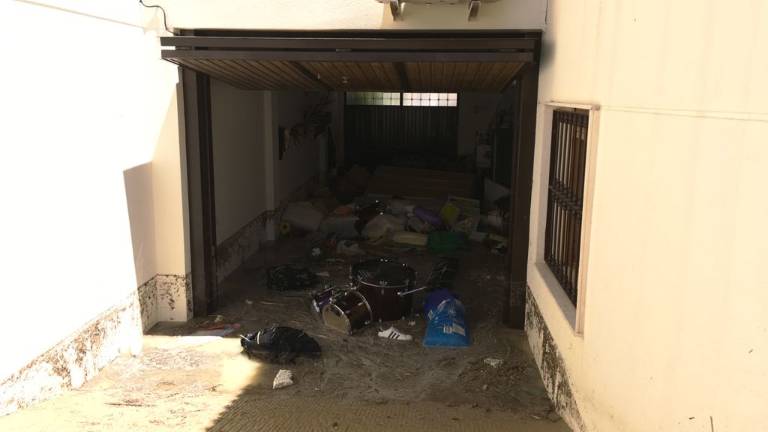 Explosión de un bidón de agua en una urbanización de La Guardia Explosión de un bidón de agua en una urbanización de La Guardia