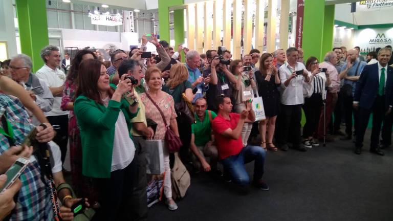 370 periodistas acreditados 370 periodistas acreditados