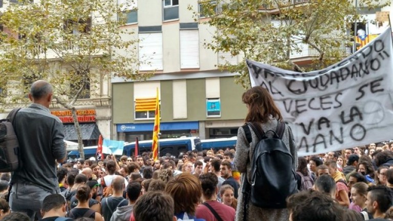 Miles de manifestantes toman las calles de Cataluña