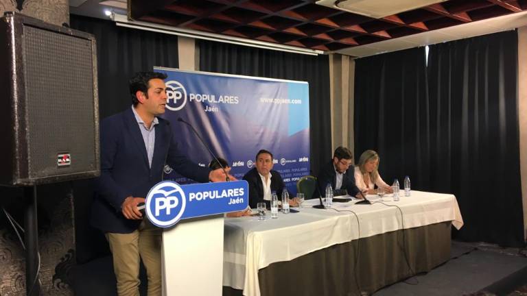 Cuarenta “críticos” se suman a los órganos de gobierno del PP Cuarenta “críticos” se suman a los órganos de gobierno del PP