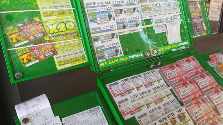 La ONCE reparte 400.000 euros entre 20 vecinos de Alcalá la Real La ONCE reparte 400.000 euros entre 20 vecinos de Alcalá la Real