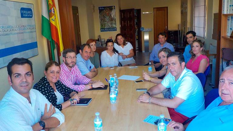 Juan Diego Requena apuesta por cerrar filas “hacia adelante” en el PP comarcal Juan Diego Requena apuesta por cerrar filas “hacia adelante” en el PP comarcal