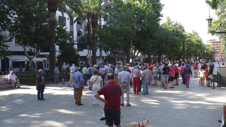 La indignación por las pagas vuelve a encender las calles