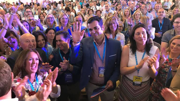 Juan Diego Requena gana el congreso provincial del PP