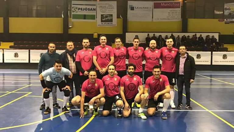 Los veteranos del Bailén FS y del Jaén FS ofrecen un sensacional espectáculo Los veteranos del Bailén FS y del Jaén FS ofrecen un sensacional espectáculo