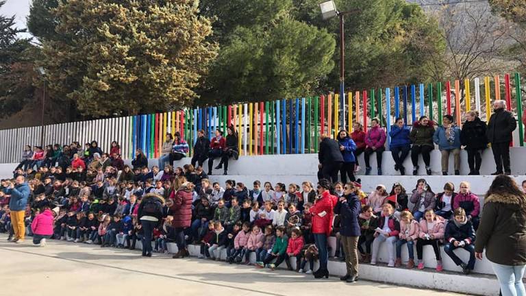 Por un mundo libre y sin violencia Por un mundo libre y sin violencia