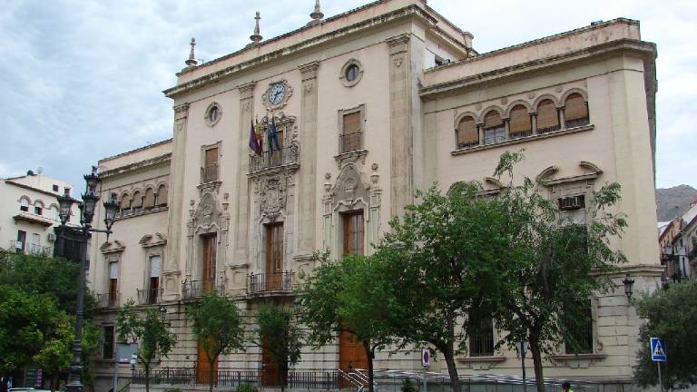 Empleados municipales protestan por la pérdida de derechos