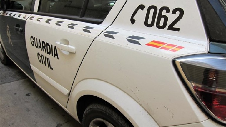 La Guardia Civil cesa y expedienta al agente ebrio al que la Policía impidió coger un coche oficial