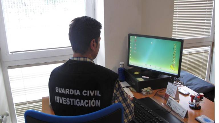 Un hombre detenido por un delito de exhibición obscena ante menores Un hombre detenido por un delito de exhibición obscena ante menores
