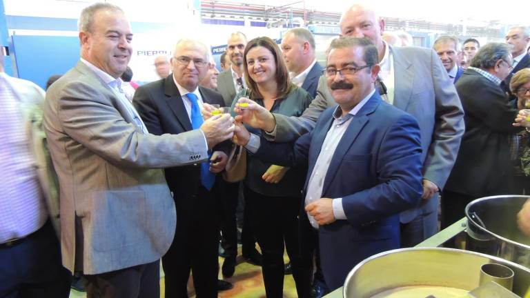 Un brindis por la modernidad Un brindis por la modernidad