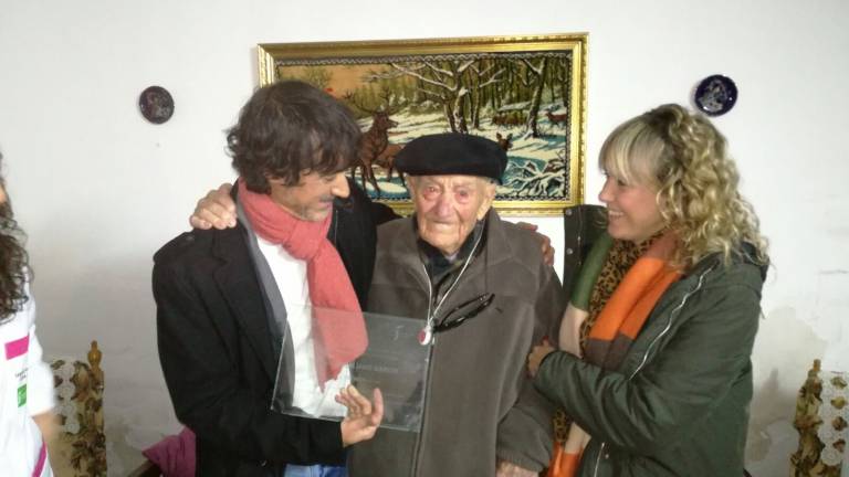 Un homenaje centenario Un homenaje centenario