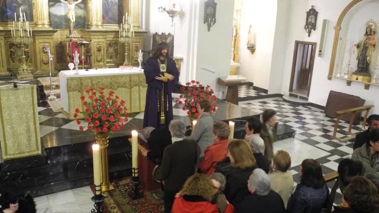 Valdepeñas besa al Señor de Medinaceli