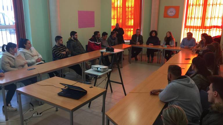 Formación para los jóvenes carolinenses Formación para los jóvenes carolinenses