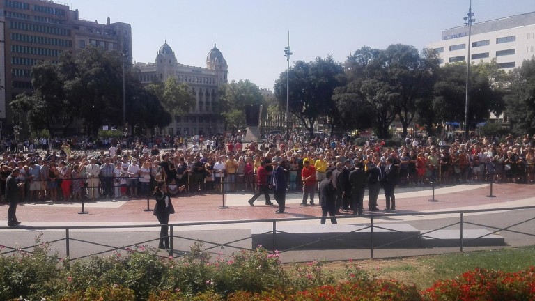 Unidad frente al terrorismo: Barcelona grita “No tenemos miedo”
