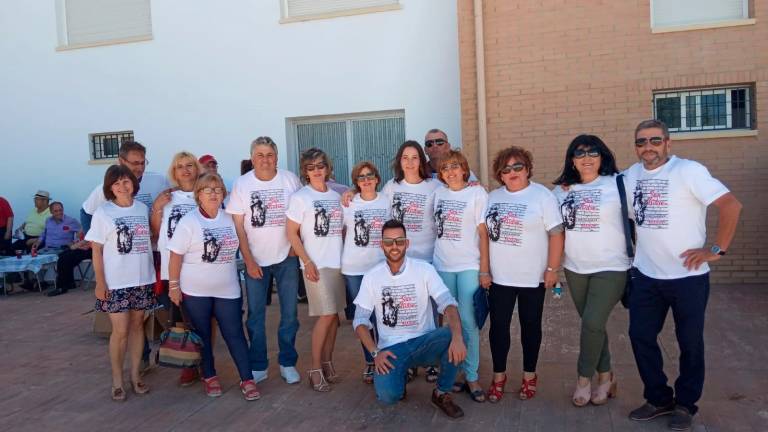 Una aldea unida a su patrón Una aldea unida a su patrón