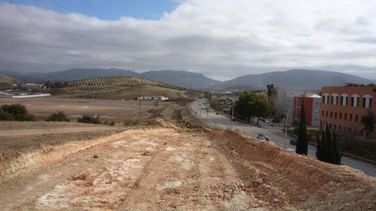 El grupo Inditex y más de una veintena de marcas se unen al “Jaén Plaza” El grupo Inditex y más de una veintena de marcas se unen al “Jaén Plaza”