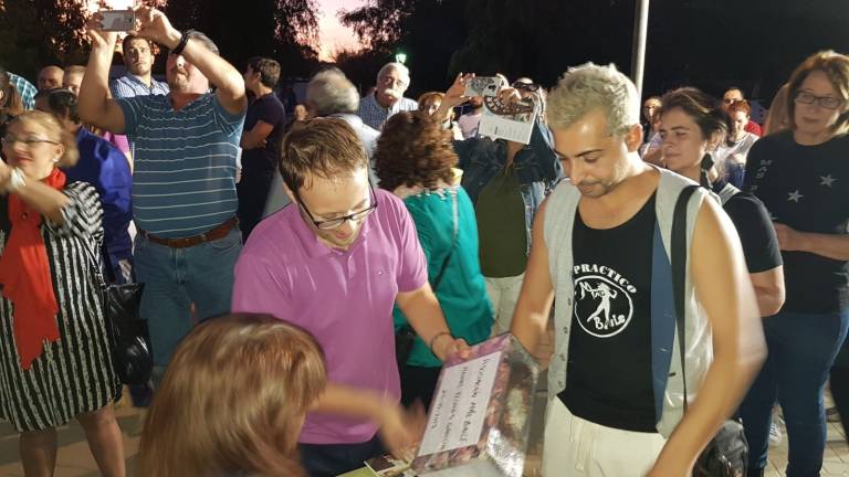 A los guarromanenses de 2067 A los guarromanenses de 2067