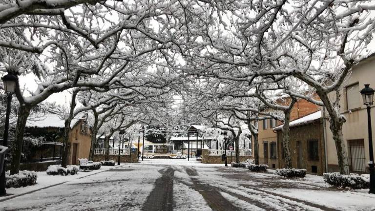 La nieve obliga a circular con cadenas en diez vías