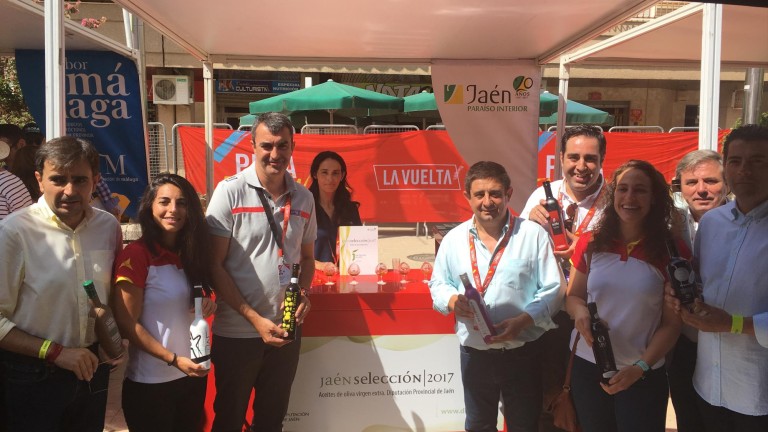 Ambientazo en Alcalá por la Vuelta