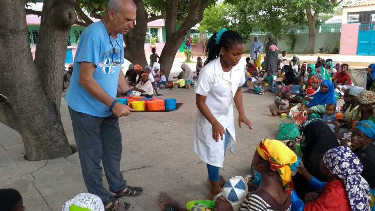 “Salvar África con África” “Salvar África con África”