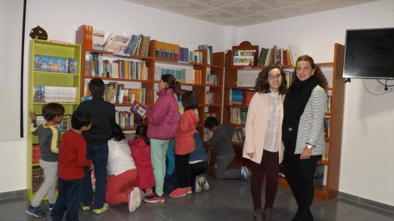 Cambil abre su biblioteca Cambil abre su biblioteca
