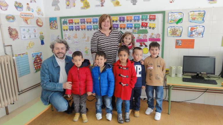 El gusanillo del Periodismo “pica” a los niños de Benatae El gusanillo del Periodismo “pica” a los niños de Benatae