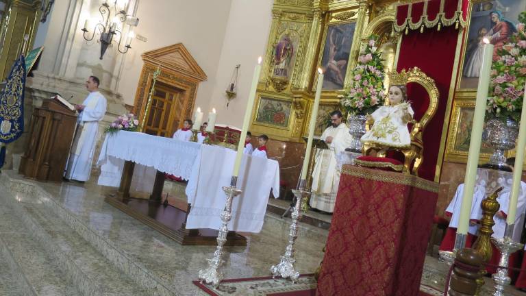 La Virgen recibe a los nacidos en 2018 La Virgen recibe a los nacidos en 2018