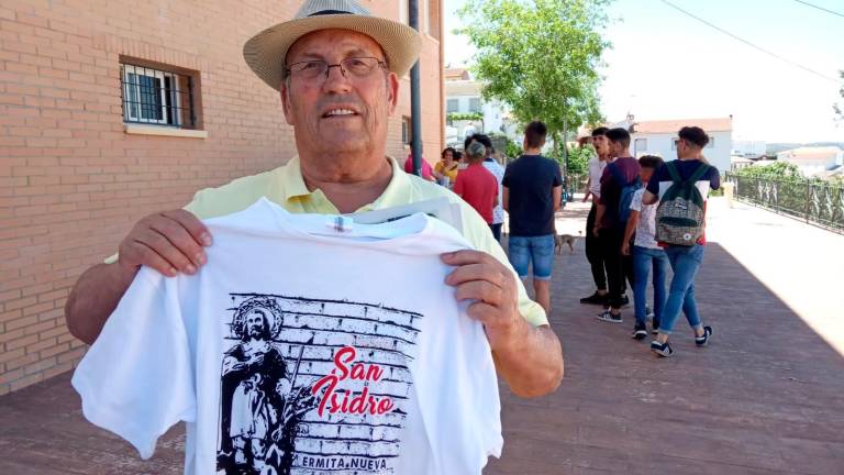 Una aldea unida a su patrón Una aldea unida a su patrón