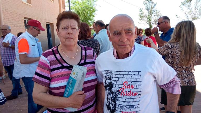 Una aldea unida a su patrón Una aldea unida a su patrón