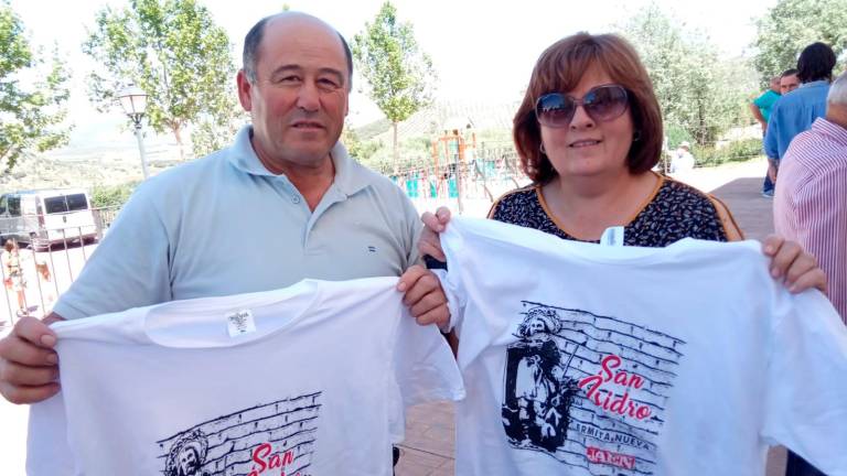 Una aldea unida a su patrón Una aldea unida a su patrón