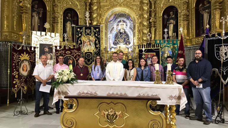 Las cofradías, con la Virgen de la Fuensanta Las cofradías, con la Virgen de la Fuensanta