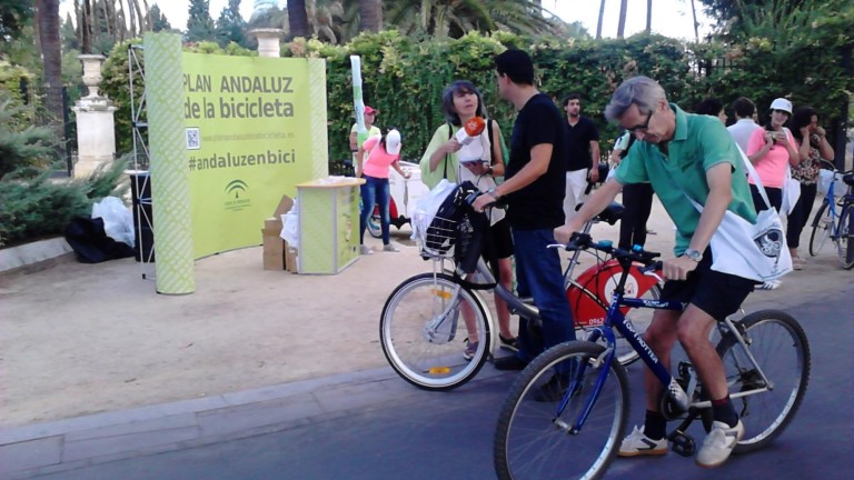 La DGT inicia una campaña de concienciación de peatones y ciclistas