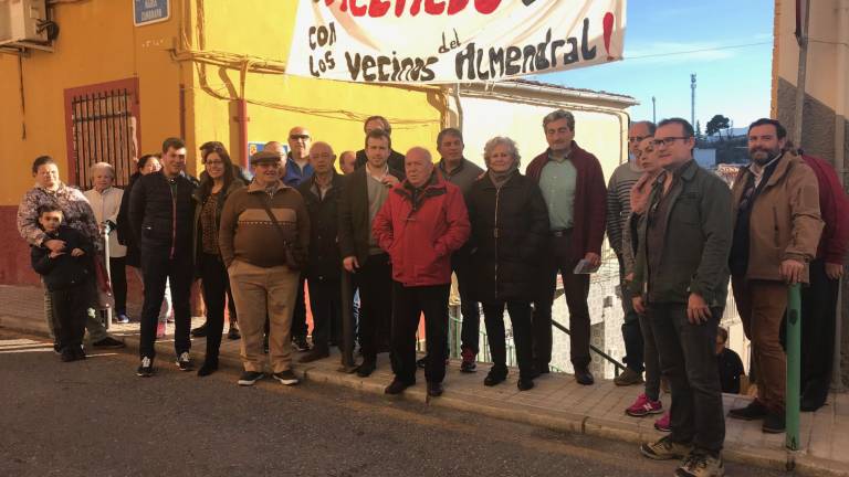 Inútiles demandas en el barrio de El Almendral Inútiles demandas en el barrio de El Almendral