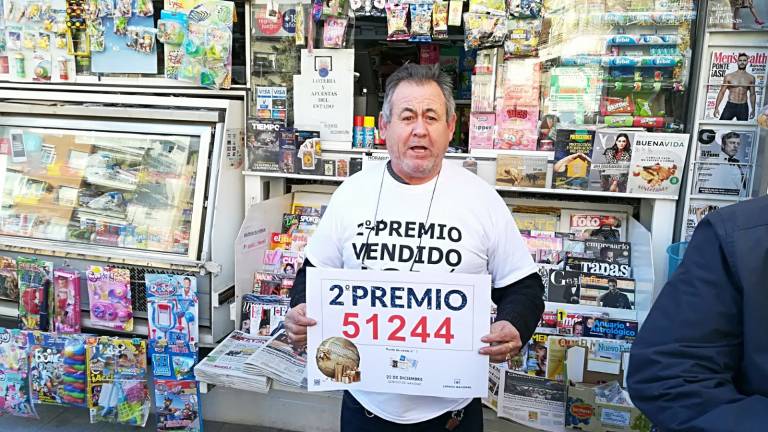 Antonio Aguayo vende el segundo premio en Jaén Antonio Aguayo vende el segundo premio en Jaén