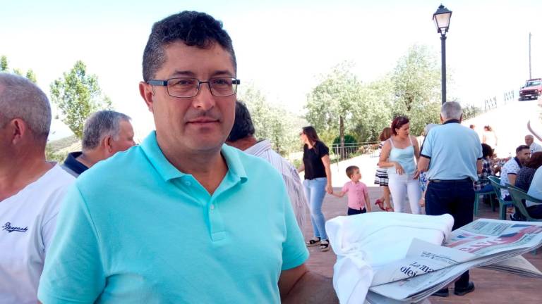Una aldea unida a su patrón Una aldea unida a su patrón