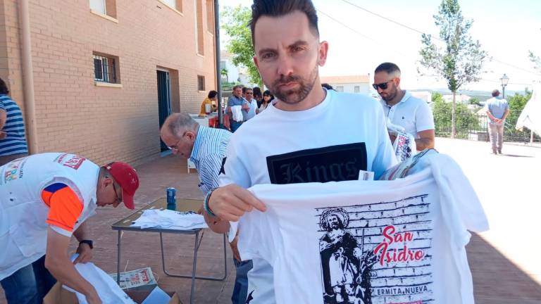 Una aldea unida a su patrón Una aldea unida a su patrón