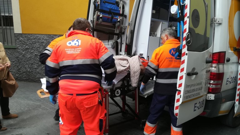 Cinco heridos a causa de un incendio en la calle Hornos Negros